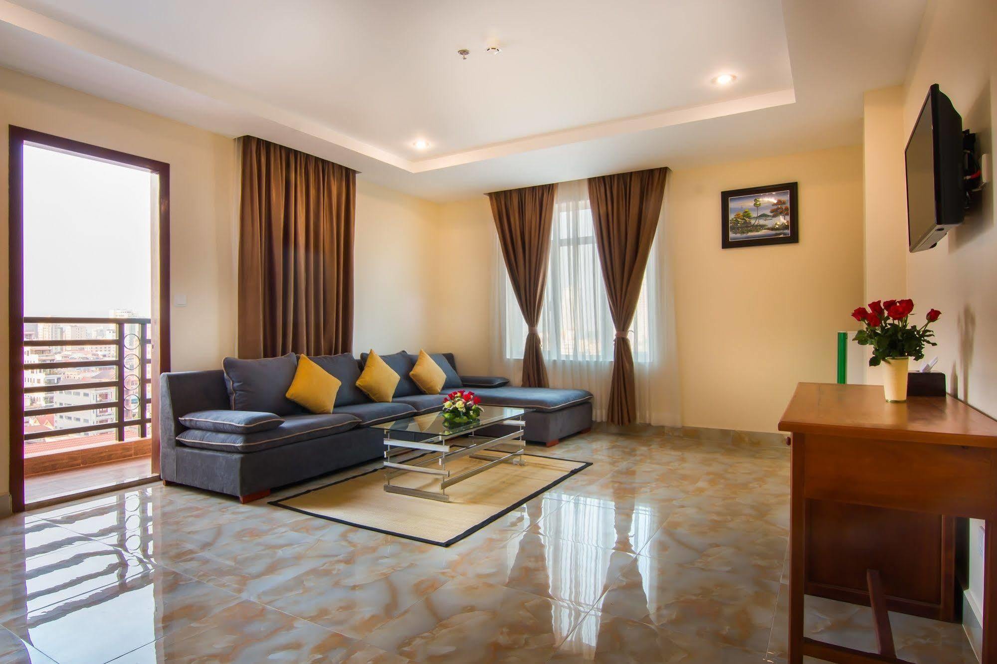 Samnang Laor Phnom Penh Hotel מראה חיצוני תמונה